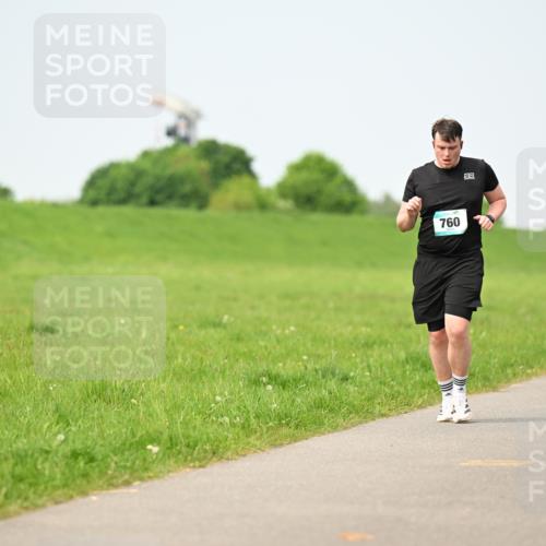 10.05.2026 - 8. Wedeler Halbmarathon Dr. Thomas Lammeyer http://msf.ph/oto/9709624 10.05.2026 12:03:32 Laufen 760, 494 meine-sportfotos.de