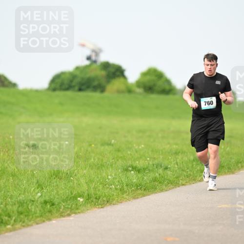 10.05.2026 - 8. Wedeler Halbmarathon Dr. Thomas Lammeyer http://msf.ph/oto/9709630 10.05.2026 12:03:32 Laufen 760, 494, 135 meine-sportfotos.de