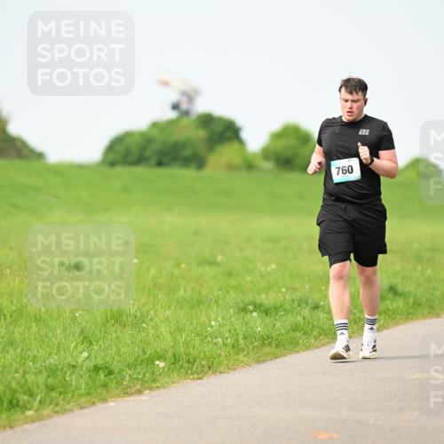10.05.2026 - 8. Wedeler Halbmarathon Dr. Thomas Lammeyer http://msf.ph/oto/9709646 10.05.2026 12:03:33 Laufen 760, 494, 129 meine-sportfotos.de