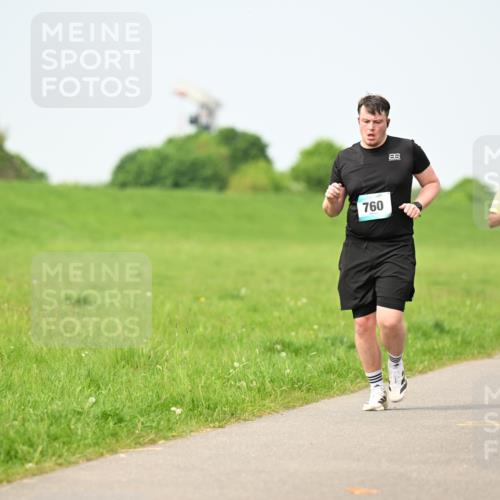 10.05.2026 - 8. Wedeler Halbmarathon Dr. Thomas Lammeyer http://msf.ph/oto/9709651 10.05.2026 12:03:33 Laufen 760, 494 meine-sportfotos.de