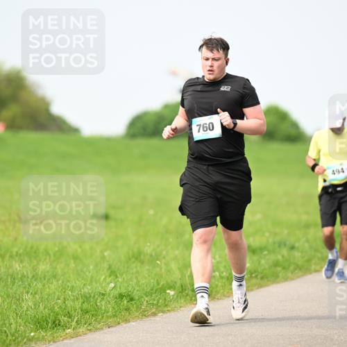10.05.2026 - 8. Wedeler Halbmarathon Dr. Thomas Lammeyer http://msf.ph/oto/9709654 10.05.2026 12:03:35 Laufen 760, 494 meine-sportfotos.de