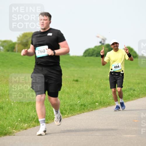 10.05.2026 - 8. Wedeler Halbmarathon Dr. Thomas Lammeyer http://msf.ph/oto/9709664 10.05.2026 12:03:38 Laufen 760, 494, 135 meine-sportfotos.de