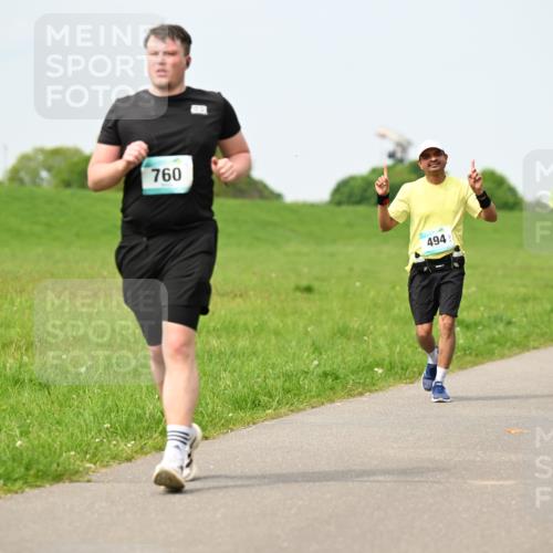 10.05.2026 - 8. Wedeler Halbmarathon Dr. Thomas Lammeyer http://msf.ph/oto/9709669 10.05.2026 12:03:38 Laufen 760, 494 meine-sportfotos.de