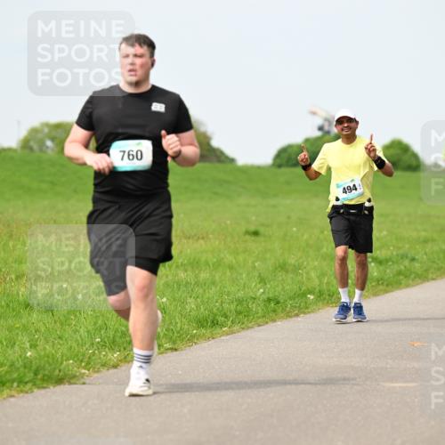 10.05.2026 - 8. Wedeler Halbmarathon Dr. Thomas Lammeyer http://msf.ph/oto/9709674 10.05.2026 12:03:38 Laufen 760, 494 meine-sportfotos.de