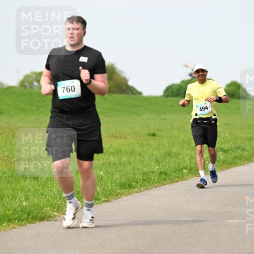 10.05.2026 - 8. Wedeler Halbmarathon Dr. Thomas Lammeyer http://msf.ph/oto/9709677 10.05.2026 12:03:38 Laufen 760, 494 meine-sportfotos.de