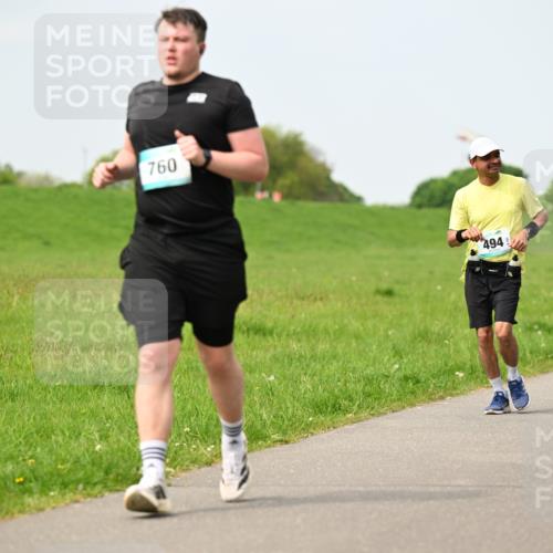 10.05.2026 - 8. Wedeler Halbmarathon Dr. Thomas Lammeyer http://msf.ph/oto/9709679 10.05.2026 12:03:38 Laufen 760, 494 meine-sportfotos.de