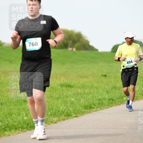 10.05.2026 - 8. Wedeler Halbmarathon Dr. Thomas Lammeyer http://msf.ph/oto/9709688 10.05.2026 12:03:39 Laufen 760, 494, 135 meine-sportfotos.de