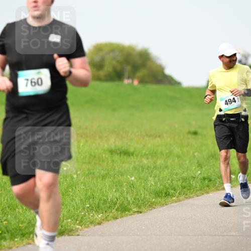10.05.2026 - 8. Wedeler Halbmarathon Dr. Thomas Lammeyer http://msf.ph/oto/9709693 10.05.2026 12:03:39 Laufen 760, 494 meine-sportfotos.de