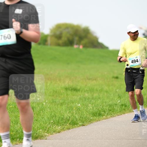 10.05.2026 - 8. Wedeler Halbmarathon Dr. Thomas Lammeyer http://msf.ph/oto/9709696 10.05.2026 12:03:39 Laufen 760, 494 meine-sportfotos.de