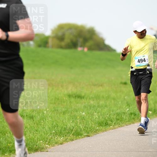 10.05.2026 - 8. Wedeler Halbmarathon Dr. Thomas Lammeyer http://msf.ph/oto/9709698 10.05.2026 12:03:39 Laufen 760, 494 meine-sportfotos.de