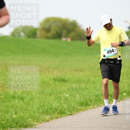 10.05.2026 - 8. Wedeler Halbmarathon Dr. Thomas Lammeyer http://msf.ph/oto/9709704 10.05.2026 12:03:39 Laufen 760, 494 meine-sportfotos.de