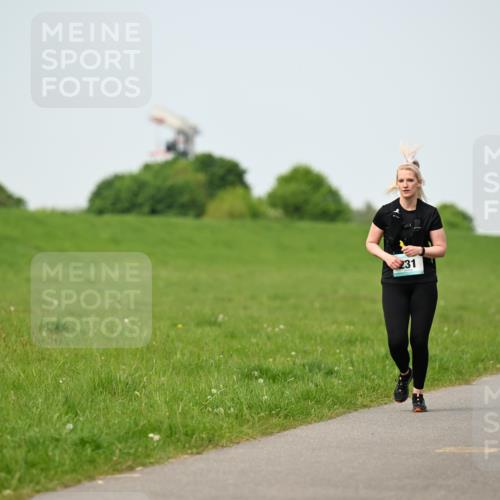 10.05.2026 - 8. Wedeler Halbmarathon Dr. Thomas Lammeyer http://msf.ph/oto/9709962 10.05.2026 12:04:05 Laufen 231 meine-sportfotos.de