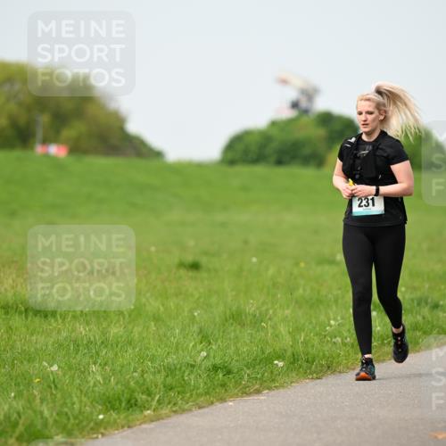 10.05.2026 - 8. Wedeler Halbmarathon Dr. Thomas Lammeyer http://msf.ph/oto/9710003 10.05.2026 12:04:08 Laufen 231 meine-sportfotos.de