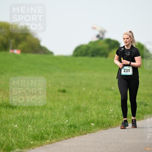 10.05.2026 - 8. Wedeler Halbmarathon Dr. Thomas Lammeyer http://msf.ph/oto/9710008 10.05.2026 12:04:08 Laufen 231 meine-sportfotos.de