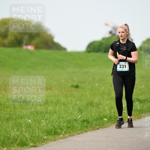 10.05.2026 - 8. Wedeler Halbmarathon Dr. Thomas Lammeyer http://msf.ph/oto/9710012 10.05.2026 12:04:08 Laufen 231 meine-sportfotos.de