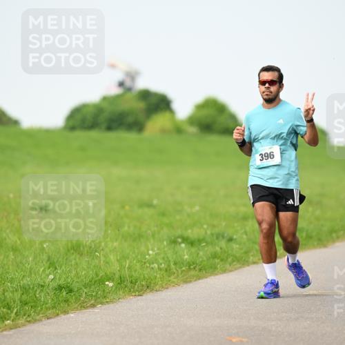 10.05.2026 - 8. Wedeler Halbmarathon Dr. Thomas Lammeyer http://msf.ph/oto/9710032 10.05.2026 12:04:19 Laufen 396 meine-sportfotos.de