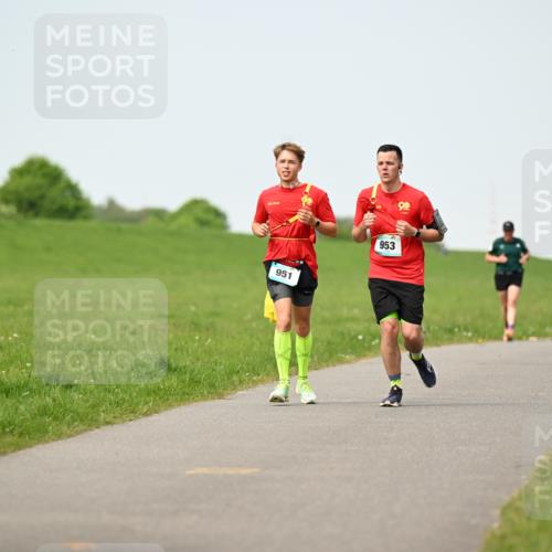 10.05.2026 - 8. Wedeler Halbmarathon Dr. Thomas Lammeyer http://msf.ph/oto/9710047 10.05.2026 12:04:21 Laufen 396, 951, 953 meine-sportfotos.de