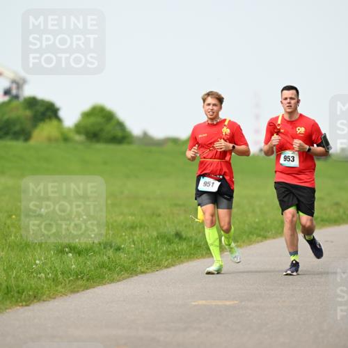 10.05.2026 - 8. Wedeler Halbmarathon Dr. Thomas Lammeyer http://msf.ph/oto/9710080 10.05.2026 12:04:23 Laufen 951, 953 meine-sportfotos.de