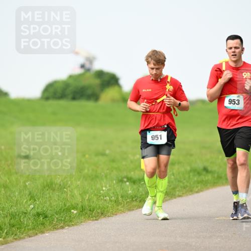 10.05.2026 - 8. Wedeler Halbmarathon Dr. Thomas Lammeyer http://msf.ph/oto/9710128 10.05.2026 12:04:25 Laufen 951, 953 meine-sportfotos.de