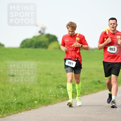 10.05.2026 - 8. Wedeler Halbmarathon Dr. Thomas Lammeyer http://msf.ph/oto/9710130 10.05.2026 12:04:25 Laufen 951, 953 meine-sportfotos.de