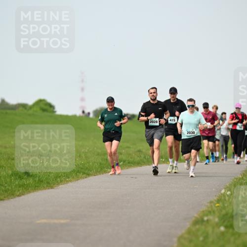 10.05.2026 - 8. Wedeler Halbmarathon Dr. Thomas Lammeyer http://msf.ph/oto/9710139 10.05.2026 12:04:30 Laufen 415, 2028, 2030 meine-sportfotos.de