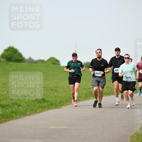 10.05.2026 - 8. Wedeler Halbmarathon Dr. Thomas Lammeyer http://msf.ph/oto/9710182 10.05.2026 12:04:32 Laufen 202, 415, 2030, 7260 meine-sportfotos.de