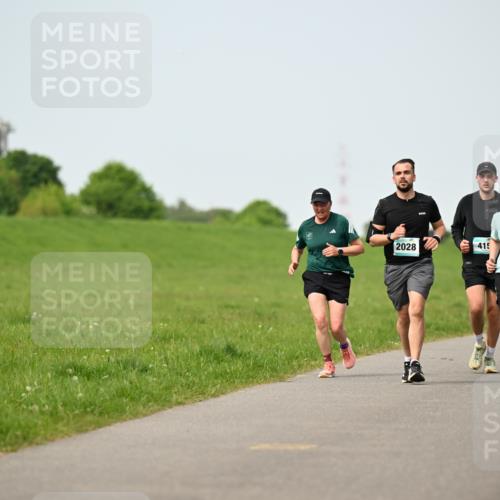 10.05.2026 - 8. Wedeler Halbmarathon Dr. Thomas Lammeyer http://msf.ph/oto/9710190 10.05.2026 12:04:33 Laufen 2028, 415, 2030, 2602 meine-sportfotos.de