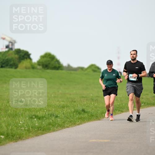 10.05.2026 - 8. Wedeler Halbmarathon Dr. Thomas Lammeyer http://msf.ph/oto/9710193 10.05.2026 12:04:33 Laufen 2028, 2030, 260 meine-sportfotos.de