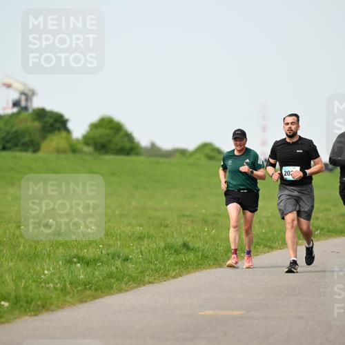 10.05.2026 - 8. Wedeler Halbmarathon Dr. Thomas Lammeyer http://msf.ph/oto/9710195 10.05.2026 12:04:33 Laufen 202, 2030, 260 meine-sportfotos.de