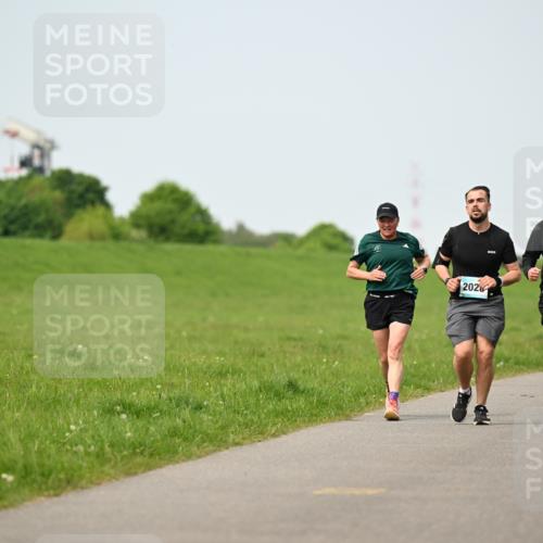 10.05.2026 - 8. Wedeler Halbmarathon Dr. Thomas Lammeyer http://msf.ph/oto/9710198 10.05.2026 12:04:33 Laufen 2026, 2030, 260 meine-sportfotos.de