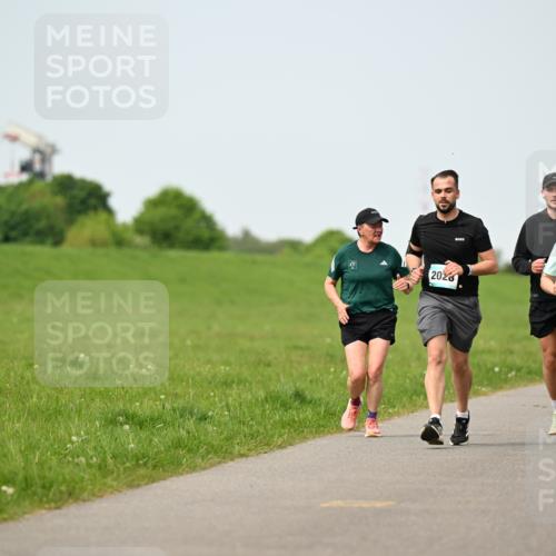 10.05.2026 - 8. Wedeler Halbmarathon Dr. Thomas Lammeyer http://msf.ph/oto/9710208 10.05.2026 12:04:34 Laufen 202, 2030, 260 meine-sportfotos.de
