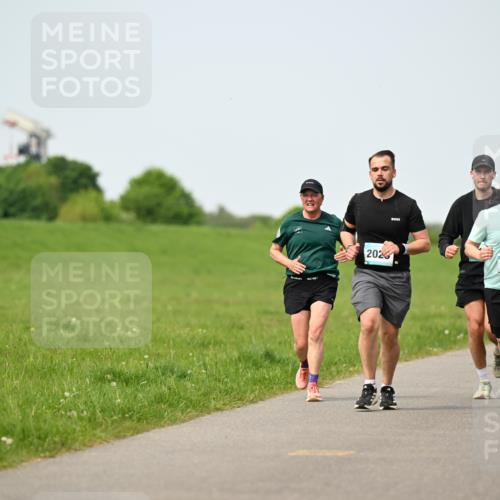 10.05.2026 - 8. Wedeler Halbmarathon Dr. Thomas Lammeyer http://msf.ph/oto/9710214 10.05.2026 12:04:34 Laufen 202, 2030, 260 meine-sportfotos.de