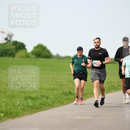 10.05.2026 - 8. Wedeler Halbmarathon Dr. Thomas Lammeyer http://msf.ph/oto/9710219 10.05.2026 12:04:35 Laufen 2030, 260 meine-sportfotos.de