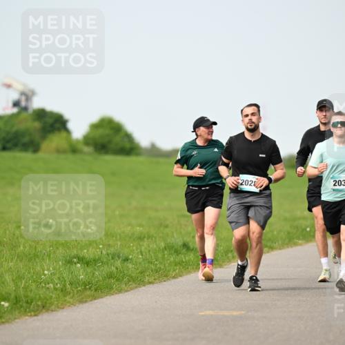 10.05.2026 - 8. Wedeler Halbmarathon Dr. Thomas Lammeyer http://msf.ph/oto/9710227 10.05.2026 12:04:35 Laufen 202, 2030, 260 meine-sportfotos.de