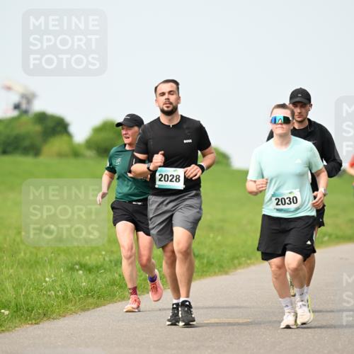 10.05.2026 - 8. Wedeler Halbmarathon Dr. Thomas Lammeyer http://msf.ph/oto/9710271 10.05.2026 12:04:37 Laufen 2028, 2030, 790 meine-sportfotos.de