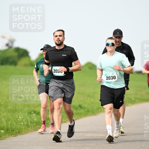 10.05.2026 - 8. Wedeler Halbmarathon Dr. Thomas Lammeyer http://msf.ph/oto/9710277 10.05.2026 12:04:38 Laufen 202, 2030 meine-sportfotos.de