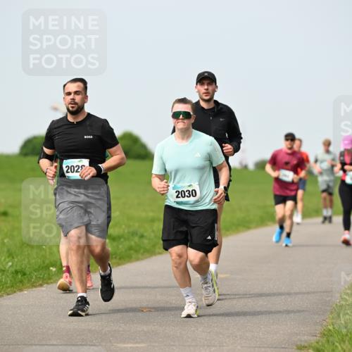 10.05.2026 - 8. Wedeler Halbmarathon Dr. Thomas Lammeyer http://msf.ph/oto/9710308 10.05.2026 12:04:39 Laufen 2022, 2030 meine-sportfotos.de