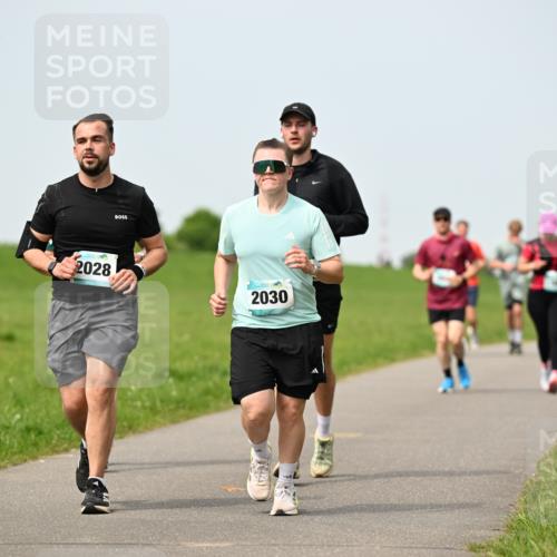 10.05.2026 - 8. Wedeler Halbmarathon Dr. Thomas Lammeyer http://msf.ph/oto/9710313 10.05.2026 12:04:40 Laufen 2028, 2030 meine-sportfotos.de
