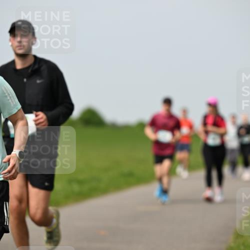 10.05.2026 - 8. Wedeler Halbmarathon Dr. Thomas Lammeyer http://msf.ph/oto/9710341 10.05.2026 12:04:42 Laufen 2030 meine-sportfotos.de