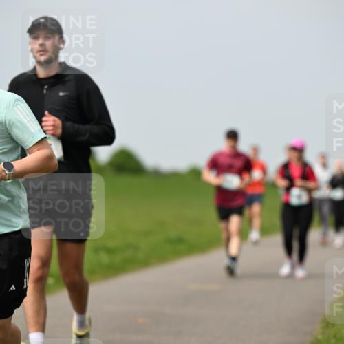 10.05.2026 - 8. Wedeler Halbmarathon Dr. Thomas Lammeyer http://msf.ph/oto/9710343 10.05.2026 12:04:42 Laufen 2030 meine-sportfotos.de