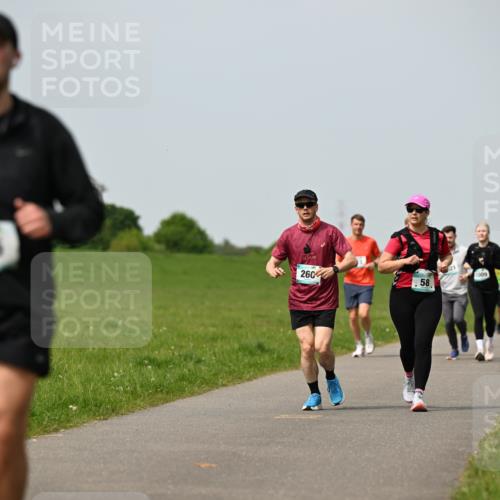 10.05.2026 - 8. Wedeler Halbmarathon Dr. Thomas Lammeyer http://msf.ph/oto/9710348 10.05.2026 12:04:43 Laufen 415, 195, 260, 1009 meine-sportfotos.de