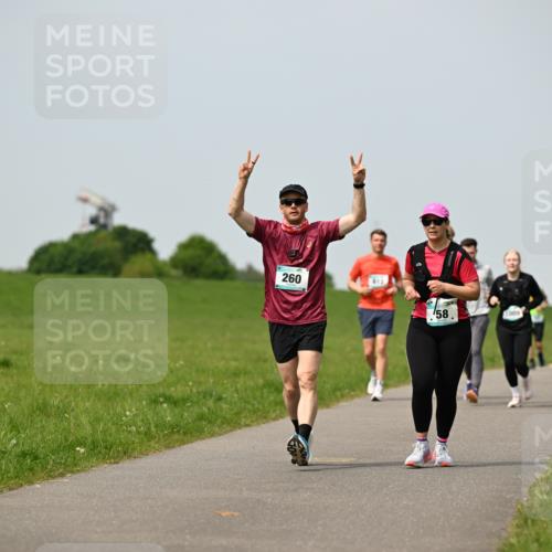 10.05.2026 - 8. Wedeler Halbmarathon Dr. Thomas Lammeyer http://msf.ph/oto/9710366 10.05.2026 12:04:44 Laufen 260, 1009 meine-sportfotos.de
