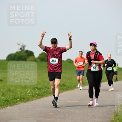 10.05.2026 - 8. Wedeler Halbmarathon Dr. Thomas Lammeyer http://msf.ph/oto/9710378 10.05.2026 12:04:44 Laufen 260, 1009 meine-sportfotos.de