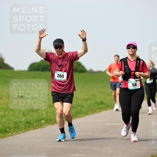 10.05.2026 - 8. Wedeler Halbmarathon Dr. Thomas Lammeyer http://msf.ph/oto/9710397 10.05.2026 12:04:46 Laufen 4195, 260 meine-sportfotos.de