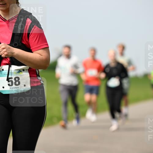 10.05.2026 - 8. Wedeler Halbmarathon Dr. Thomas Lammeyer http://msf.ph/oto/9710458 10.05.2026 12:04:49 Laufen 911 meine-sportfotos.de
