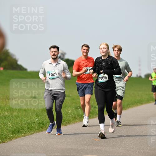 10.05.2026 - 8. Wedeler Halbmarathon Dr. Thomas Lammeyer http://msf.ph/oto/9710465 10.05.2026 12:04:50 Laufen 1021, 1009 meine-sportfotos.de