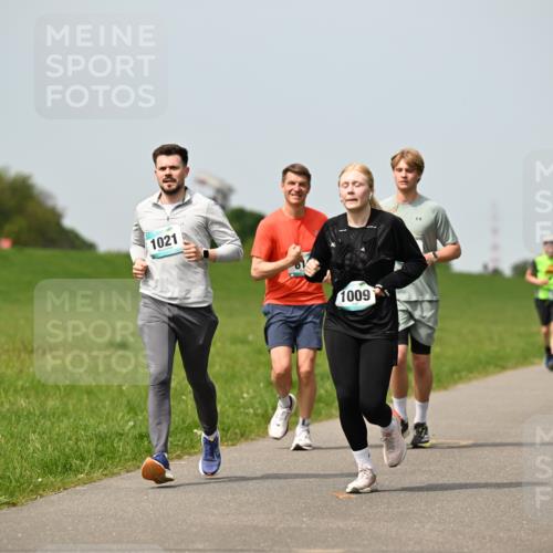 10.05.2026 - 8. Wedeler Halbmarathon Dr. Thomas Lammeyer http://msf.ph/oto/9710468 10.05.2026 12:04:50 Laufen 1021, 1009 meine-sportfotos.de
