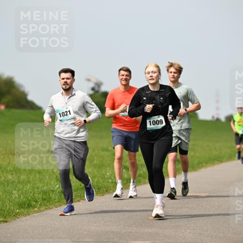 10.05.2026 - 8. Wedeler Halbmarathon Dr. Thomas Lammeyer http://msf.ph/oto/9710471 10.05.2026 12:04:50 Laufen 1021, 1009 meine-sportfotos.de