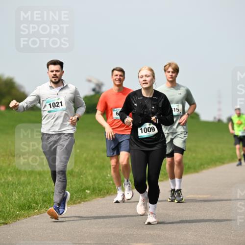 10.05.2026 - 8. Wedeler Halbmarathon Dr. Thomas Lammeyer http://msf.ph/oto/9710476 10.05.2026 12:04:50 Laufen 1021, 1009 meine-sportfotos.de