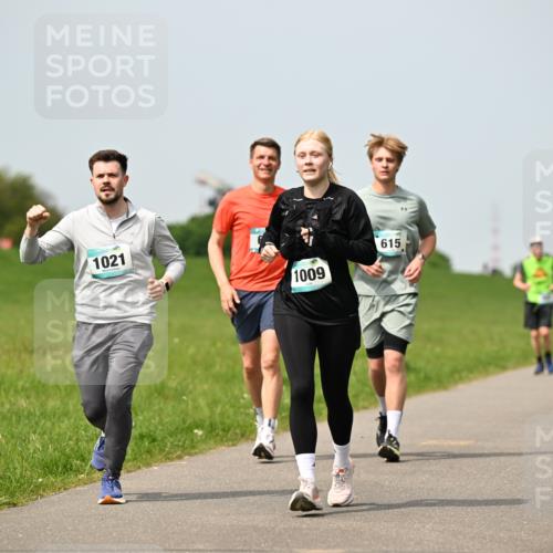 10.05.2026 - 8. Wedeler Halbmarathon Dr. Thomas Lammeyer http://msf.ph/oto/9710479 10.05.2026 12:04:51 Laufen 1021, 1009, 615 meine-sportfotos.de